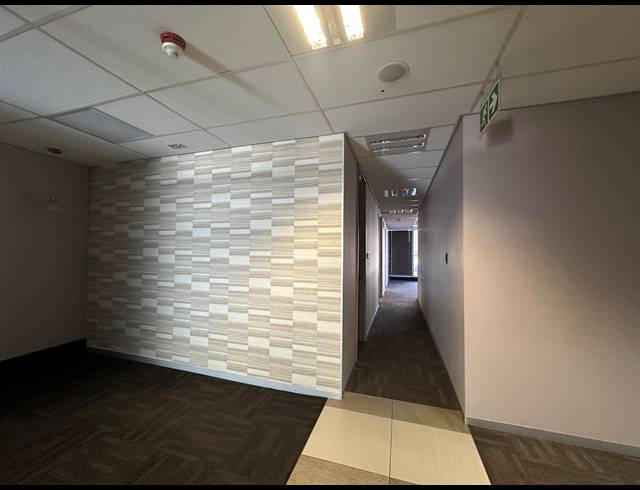 297.90M² OFFICE TO LET IN HIGHVELD